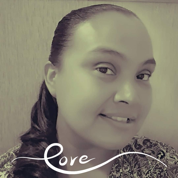 Meet your Posher, Dalila - Picture 1 of 1